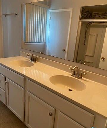 5th image of 2636 Greenacre Dr