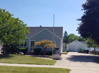 1353 Center St, Union Grove, WI 53182