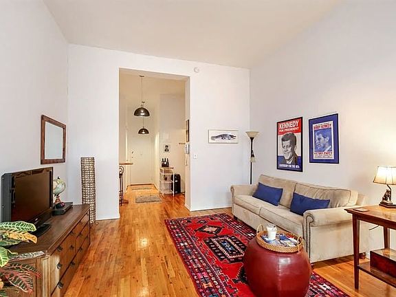 3rd image of 23 Waverly Pl APT 3V