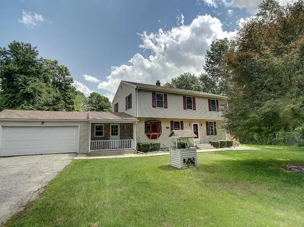 15 Country Hill Rd, Cumberland, RI 02864