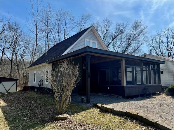 335 Algoma Ln, New Castle, PA 16105