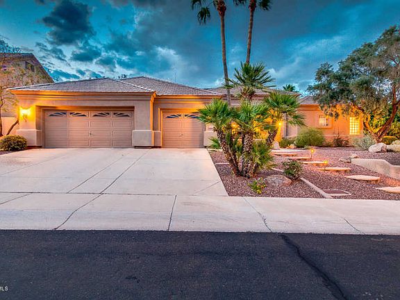 3rd image of 838 E Desert Flower Ln