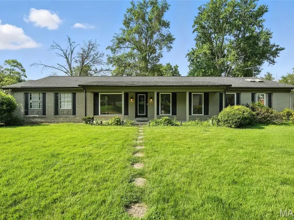 13102 Cannes Dr, Saint Louis, MO 63141