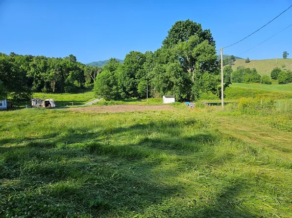 2962 Hayters Gap Rd, Honaker, VA 24260