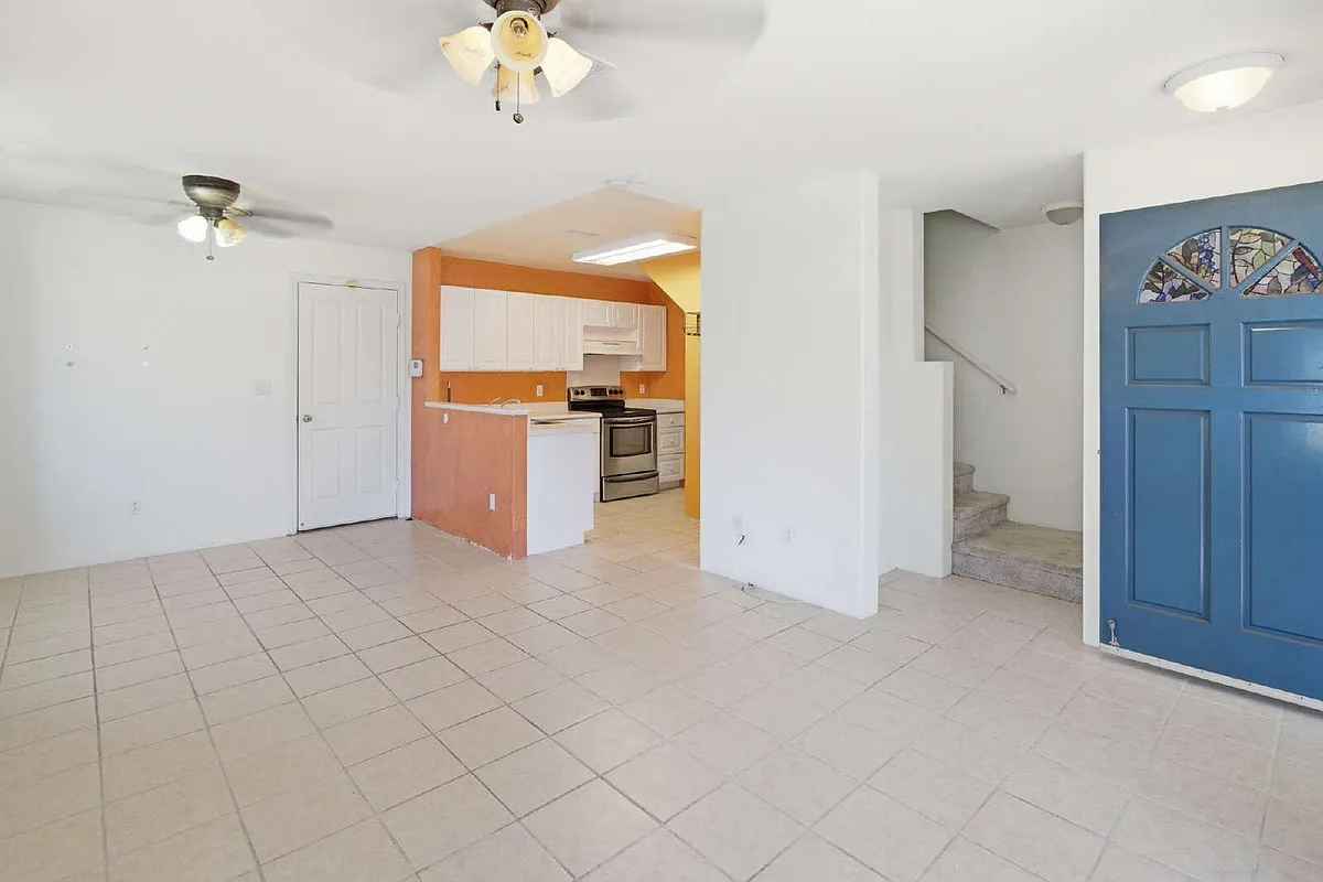 Building Photo - 91-1031 Kaimalie St #4J1
