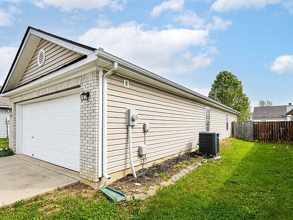 4th image of 5665 Sweet River Dr