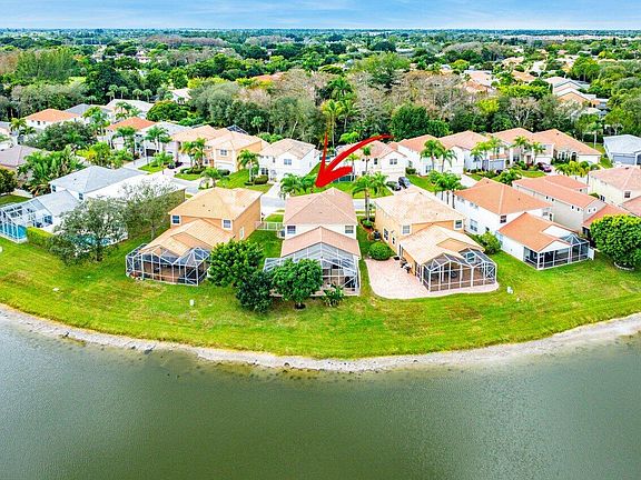 4th image of 21196 Via Ventura