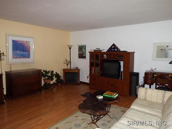 2nd image of 2075 Nathan Ave