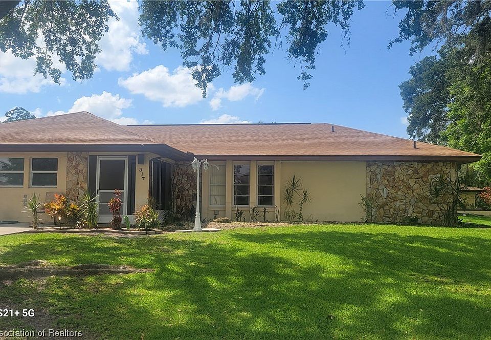 1st image of 317 Oak Knolls Cir