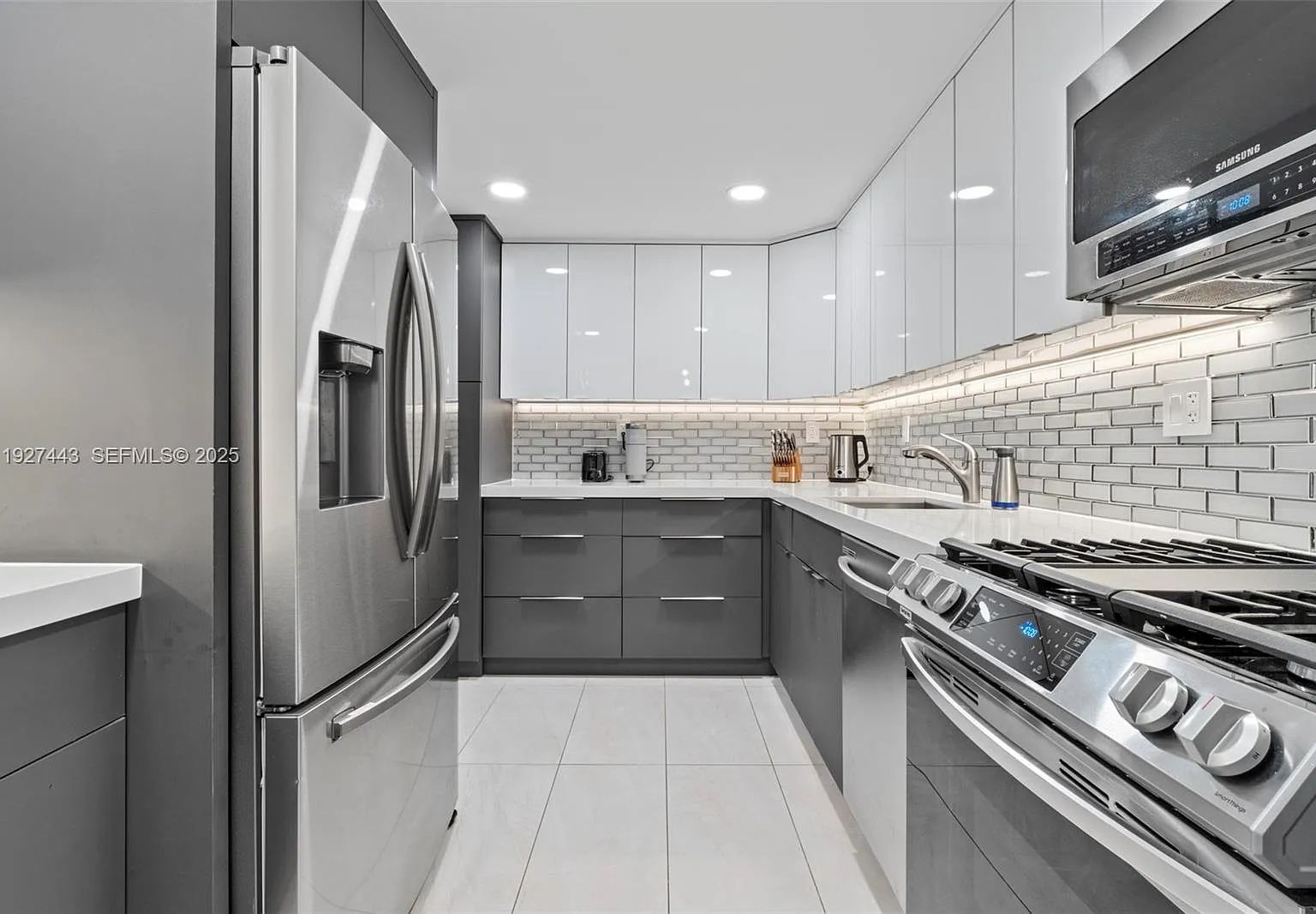 Parker Tower Condo — Photo 3