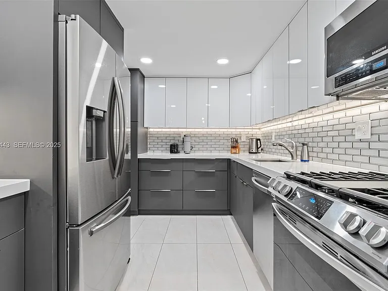 3140 S Ocean Dr #511 — Photo 3