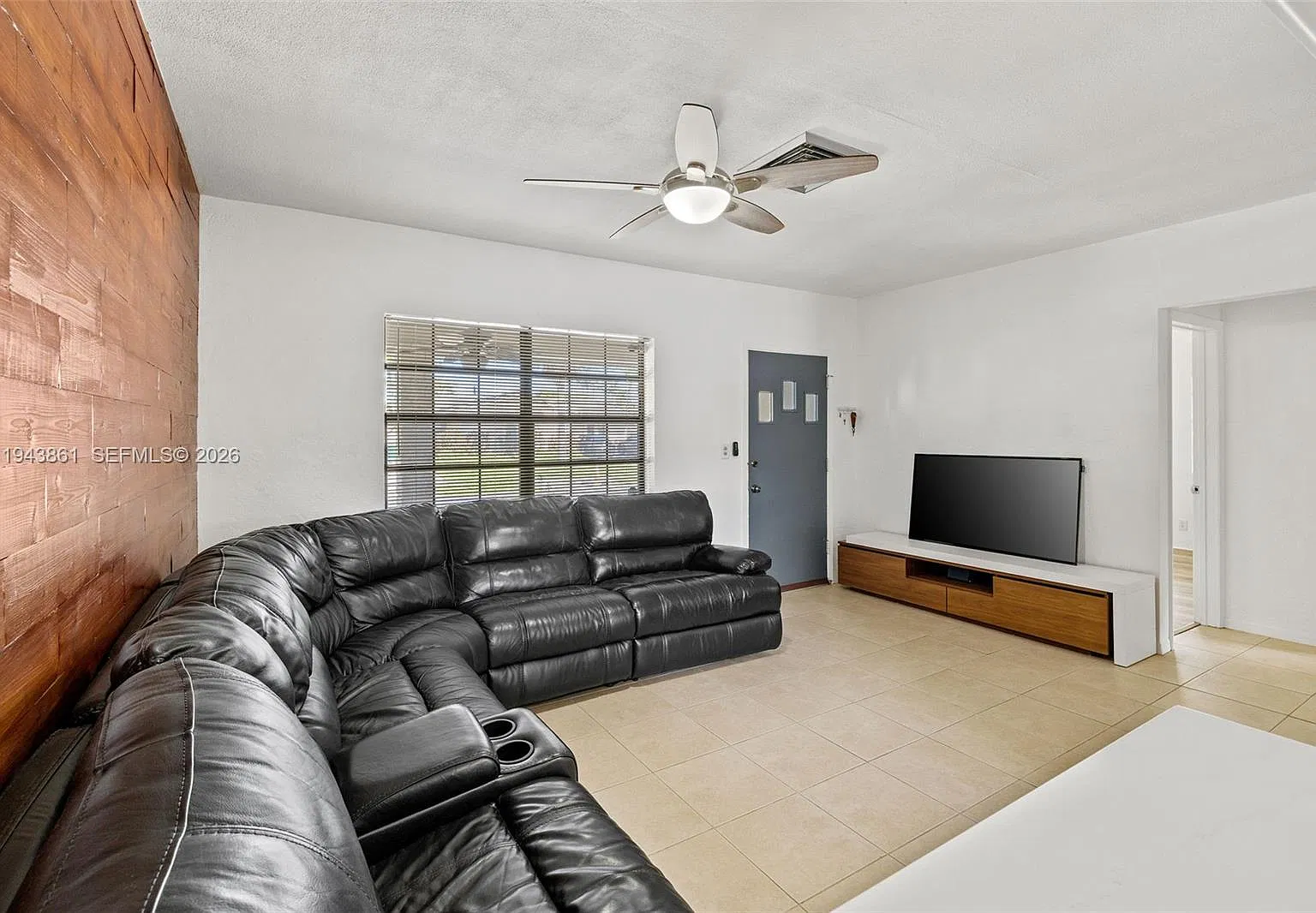 2 bed, 1000 sqft, $2,300 — Photo 4