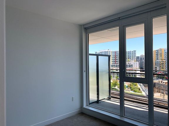 2nd image of 3331 No 3 Rd #903