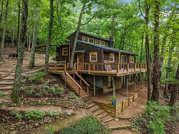 114 Whisper Wood Ln, Johnson City, TN 37601