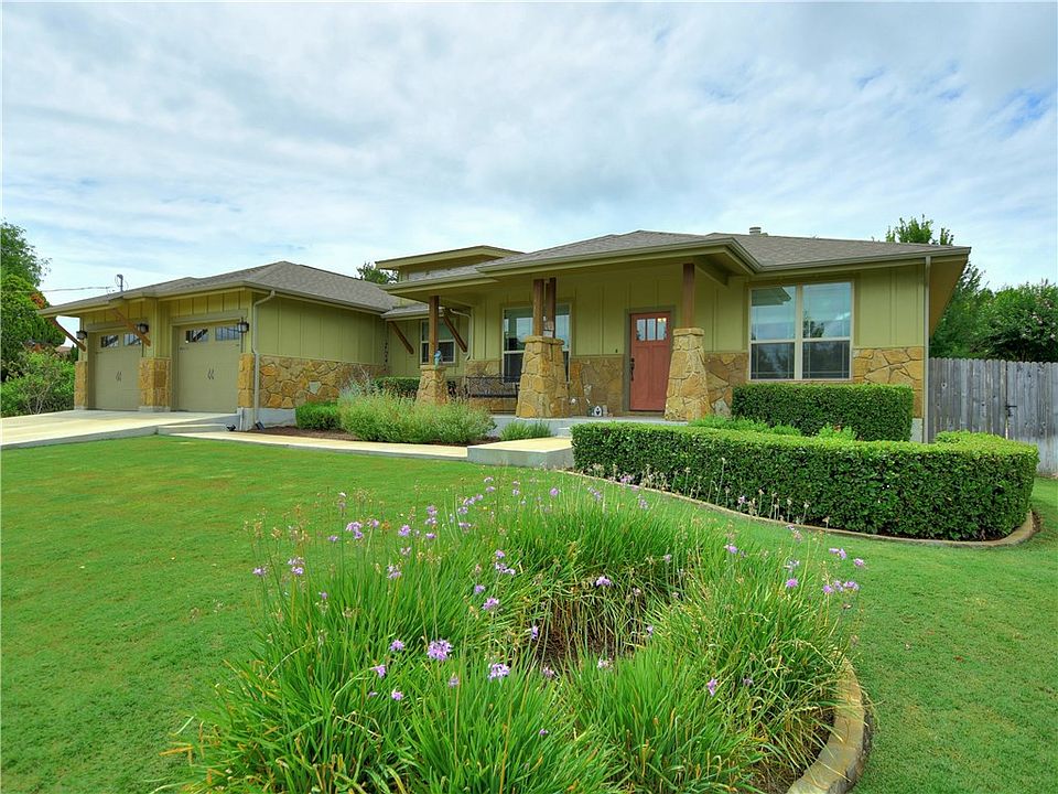 1st image of 21935 Briarcliff Dr