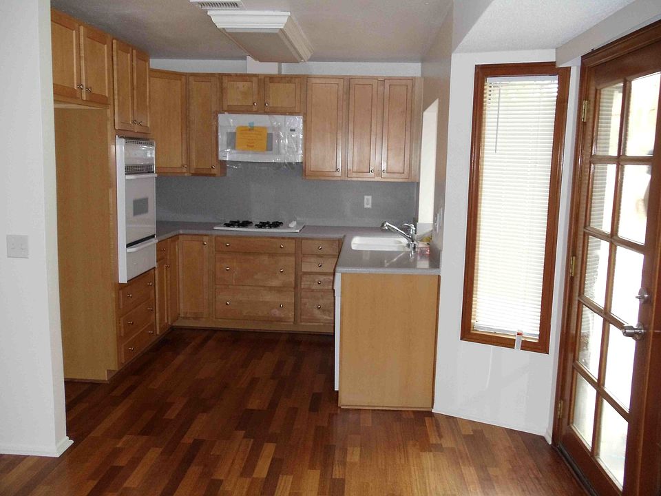 2nd image of 132 Deblynn Ct