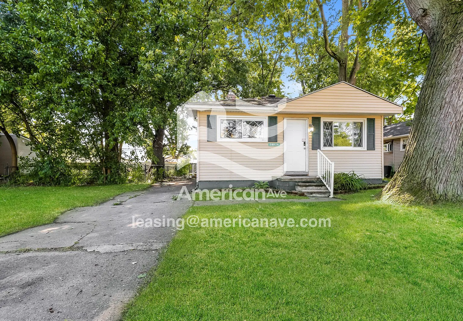 4 bed, 1.5 bath, 1360 sqft, $1,725 — Photo 1