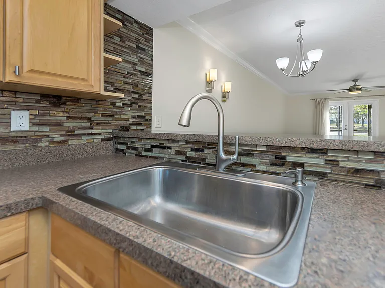 122 Caryl Way — Photo 8
