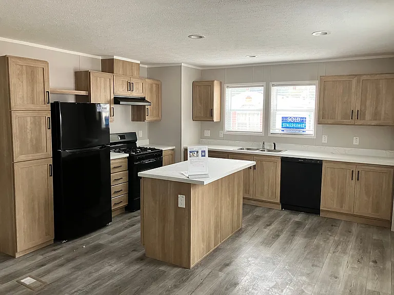 705 E 4th St #44 — Photo 3