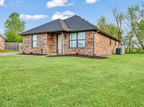4845 Eastgate Ln, Paris, TX 75462