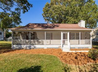 142 Meadow Wood Dr, Thomasville, NC 27360
