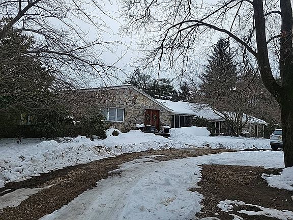 3rd image of 20 Crine Rd
