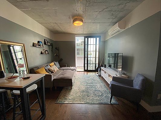 2nd image of 61 Metropolitan Ave #5512