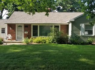 1827 Golfview Ave, Kalamazoo, MI 49001