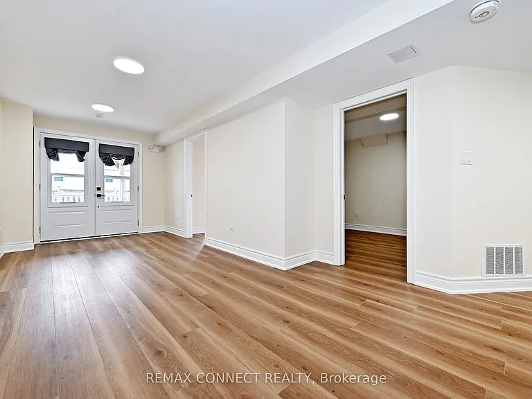 1788 Shelburne St — Photo 11