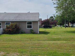 6 Dale St, Hague, VA 22469