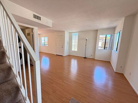 4th image of 518 Salem St APT 1