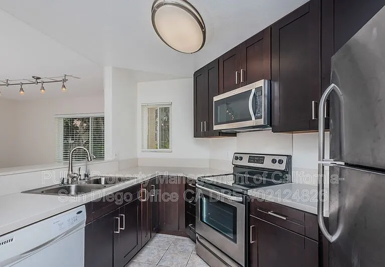 7565 Charmant Dr #515 — Photo 5