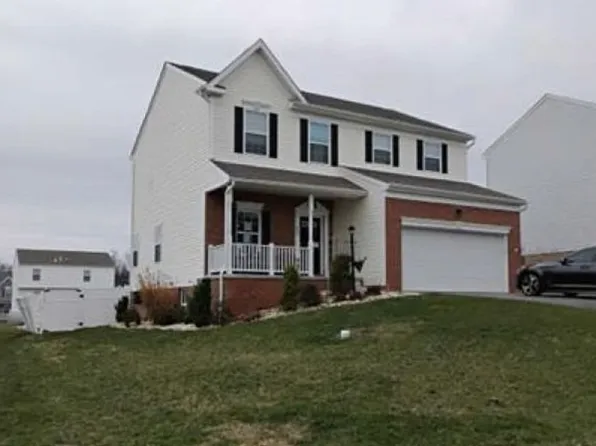 405 Gardenia Dr, Belle Vernon, PA 15012
