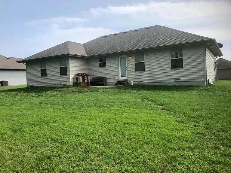 415 W Westgate Dr — Photo 10