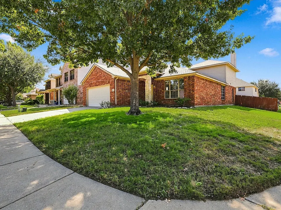 5813 Touchstone Dr