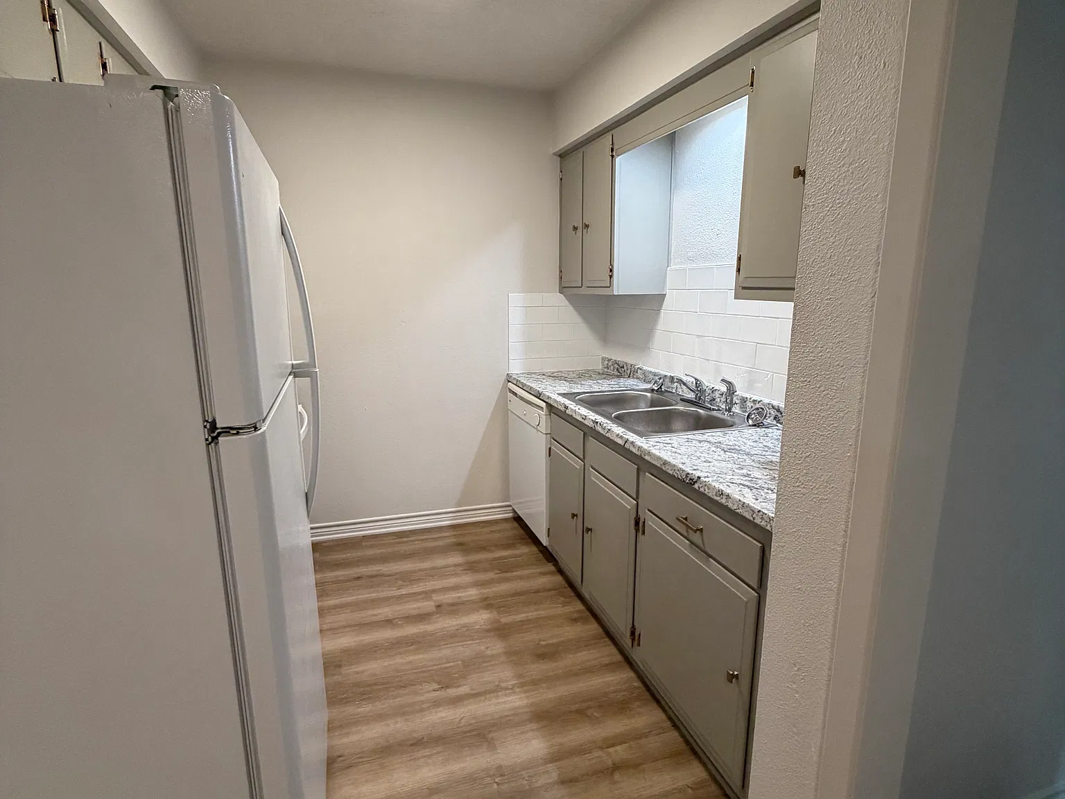 2 bed, 900 sqft, $860 — Photo 4