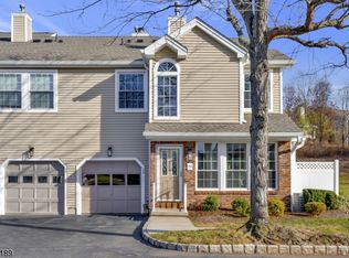 29 Wood Duck Pond Rd, Bedminster, NJ 07921