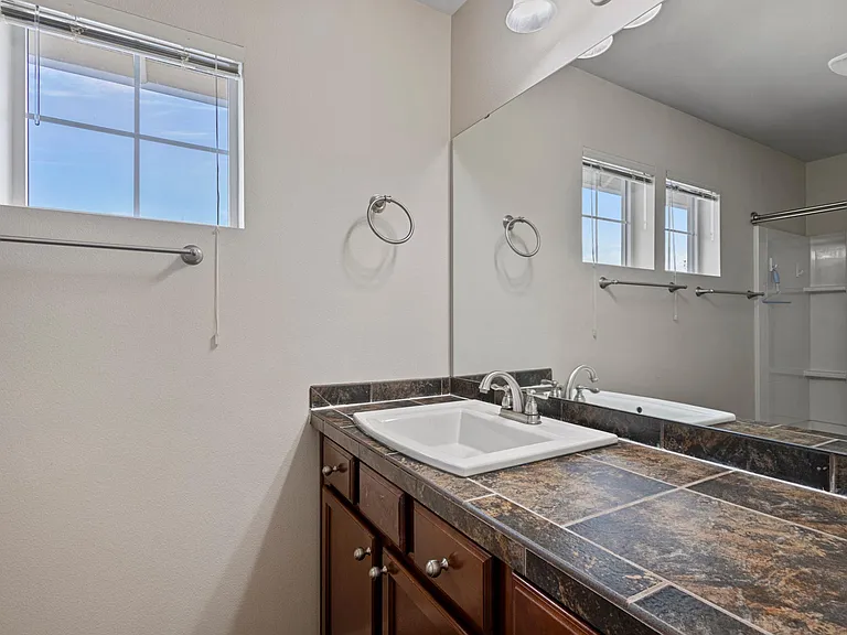 5463 Razor Peak Dr — Photo 27