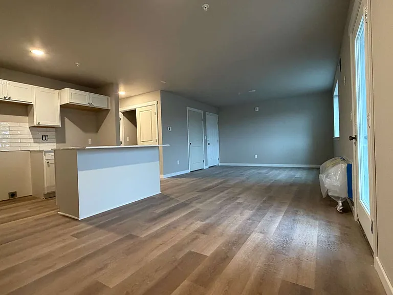 119 Rainier Ave S #202 — Photo 4