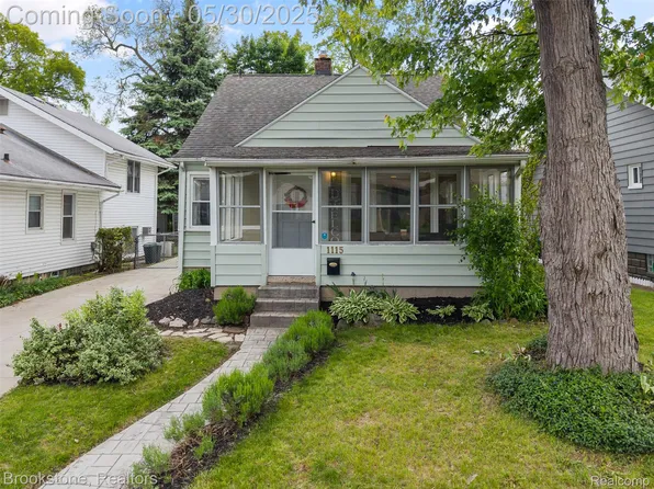 1115 Pearson St, Ferndale, MI 48220