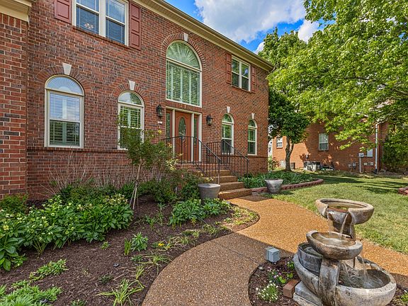 3rd image of 318 Logans Cir
