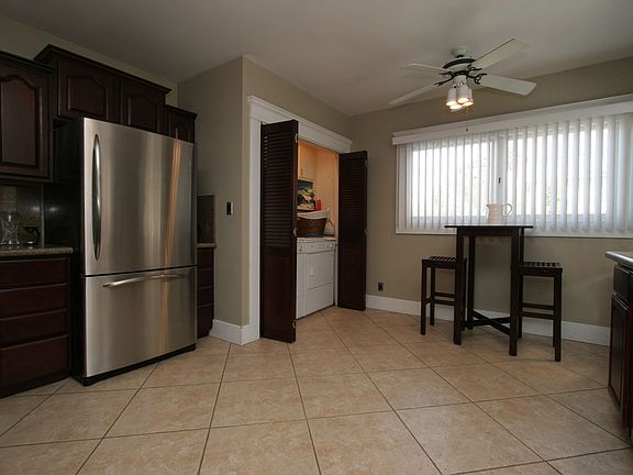 5th image of 3021 E 6th St