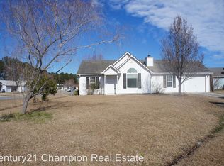 401 Hedgerow Ln, Jacksonville, NC 28546