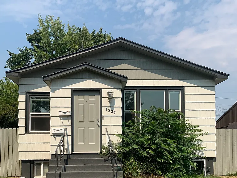 1227 E Augusta Ave #A — Photo 1