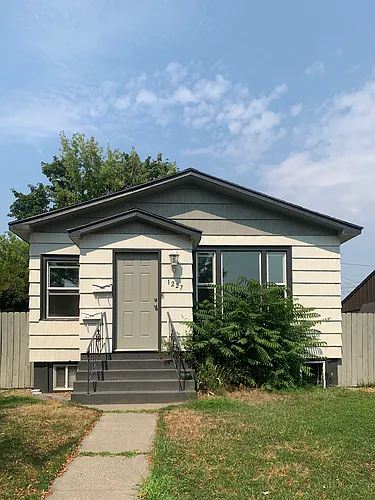 1227 E Augusta Ave #A Photo 1
