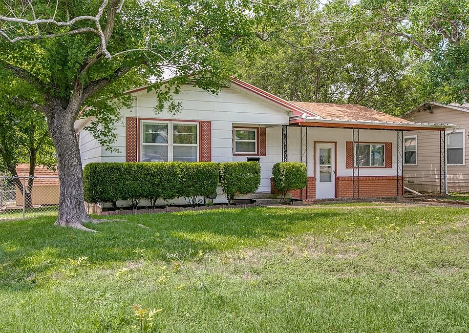 1st image of 318 Blossom Dr