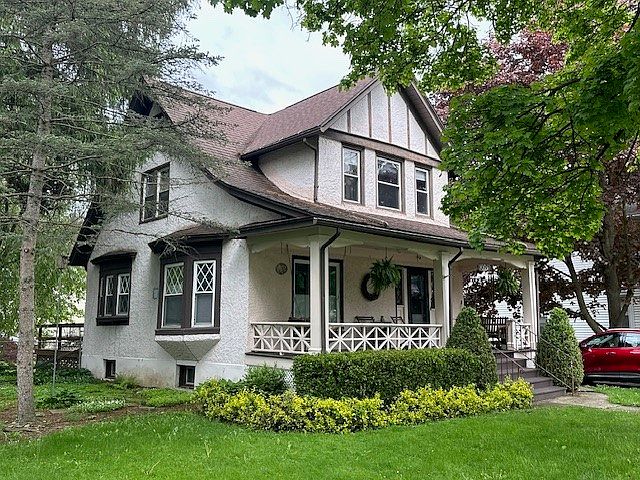 1st image of 109 Foster Ave