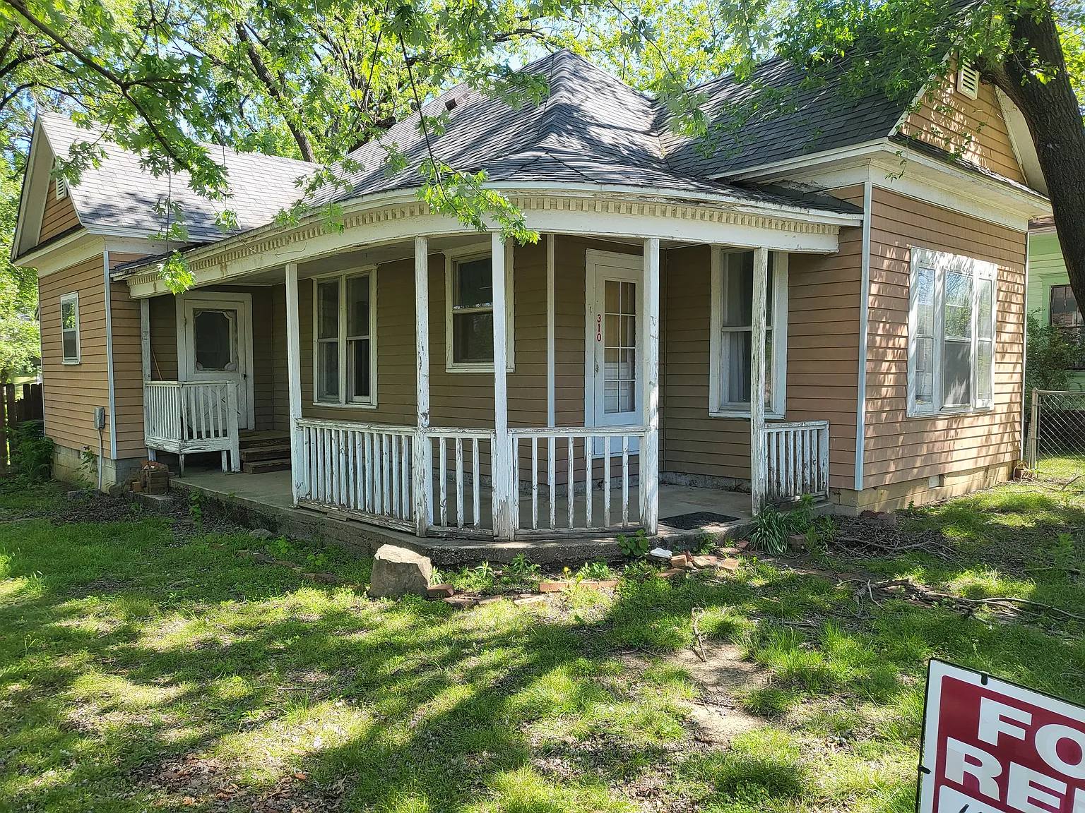 1 bed, 1300 sqft, $750 — Photo 1