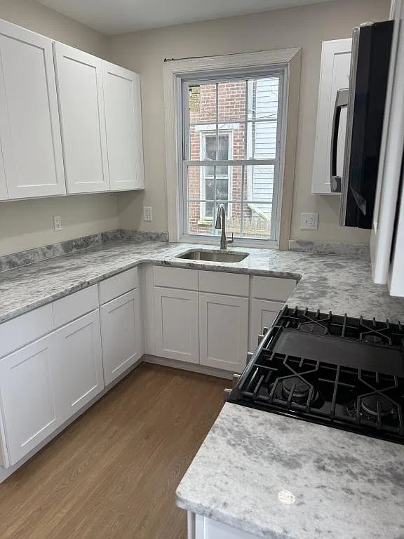 1005 N Madison St — Photo 2