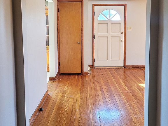 4th image of 62 Vivian Dr